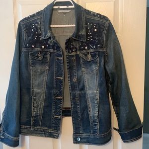 Denim Jacket size L Cleo with studs